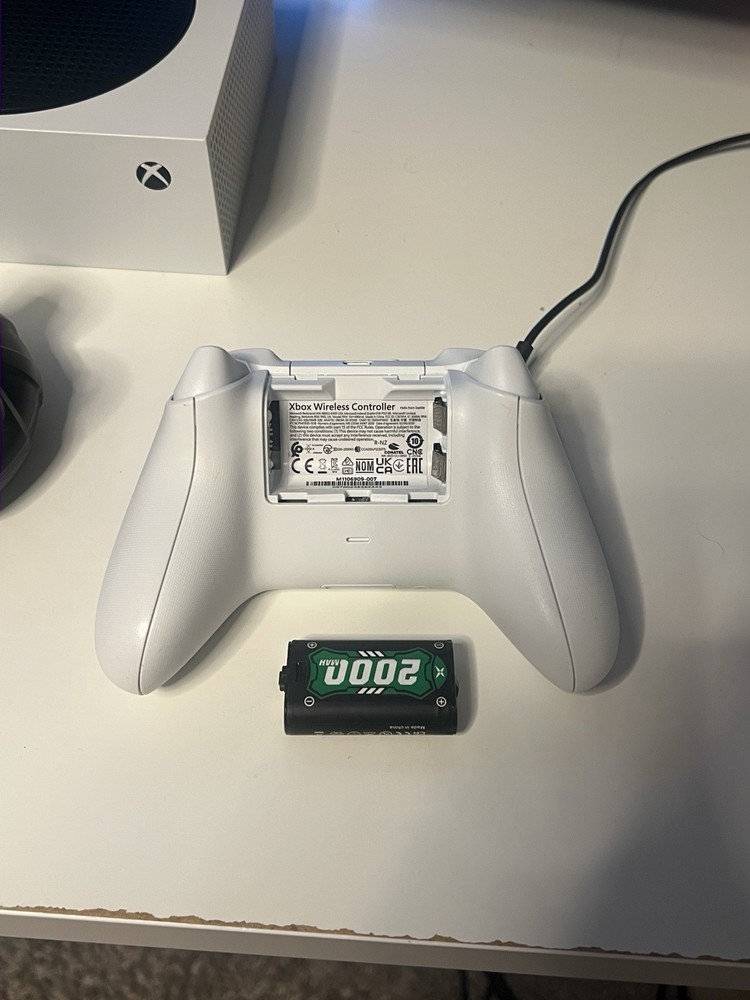 Xbox Series S Console & GameSir G7 SE Controller Bundle with Dock, Batteries