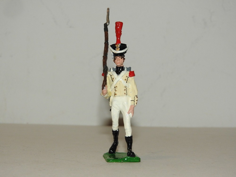 FRENCH INFANTRY MARCHING WITH RIFLE & BAYONET AFFIXED