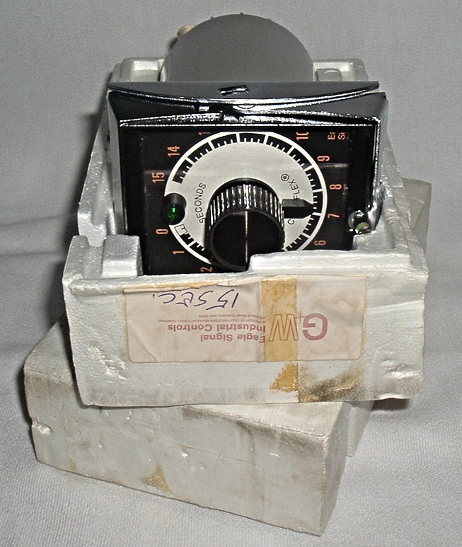 NOS Open Box *EAGLE SIGNAL CYCLFLEX ANALOG RESET TIMER HP5-Series Model-9 *NOS
