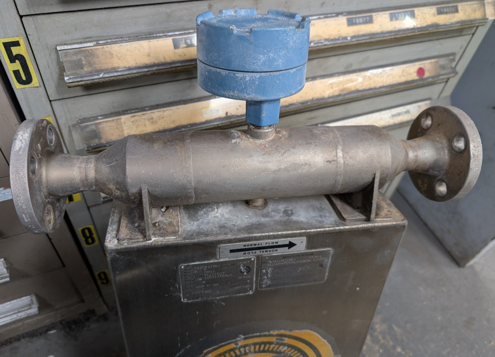 🤪 EMERSON MICRO MOTION MASS FLOW SENSOR DS100S128SU W/ COVER