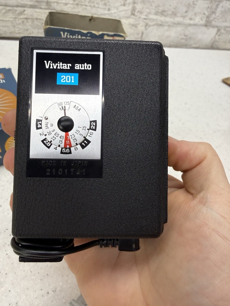 Vivitar Auto 201 Flash With Book And Original Box NOS