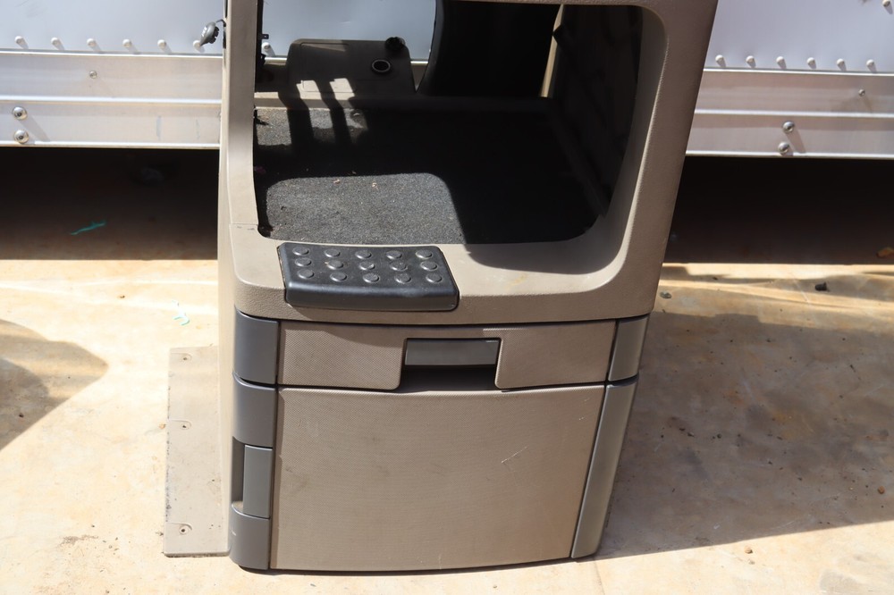 13-20 FREIGHTLINER CASCADIA EVOLUTION 125 LEFT SIDE SLEEPER STORAGE CABINET OEM