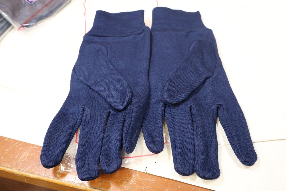 damart thermolactyl Gloves/ Liners Size Medium Navy Blue Vintage