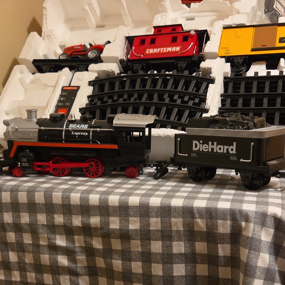 Sears Express Remote Control Battery Train Set 34pc Starter w/ Light & Smoke