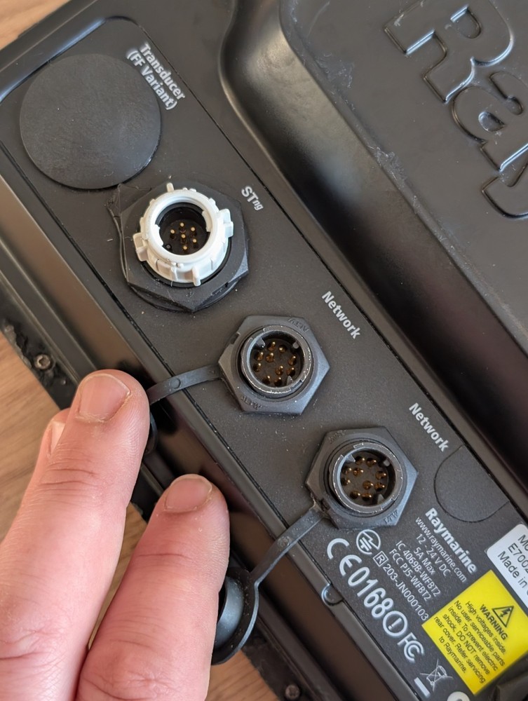 Raymarine e95 Hybrid Touchscreen Multifunction Display model: E70021