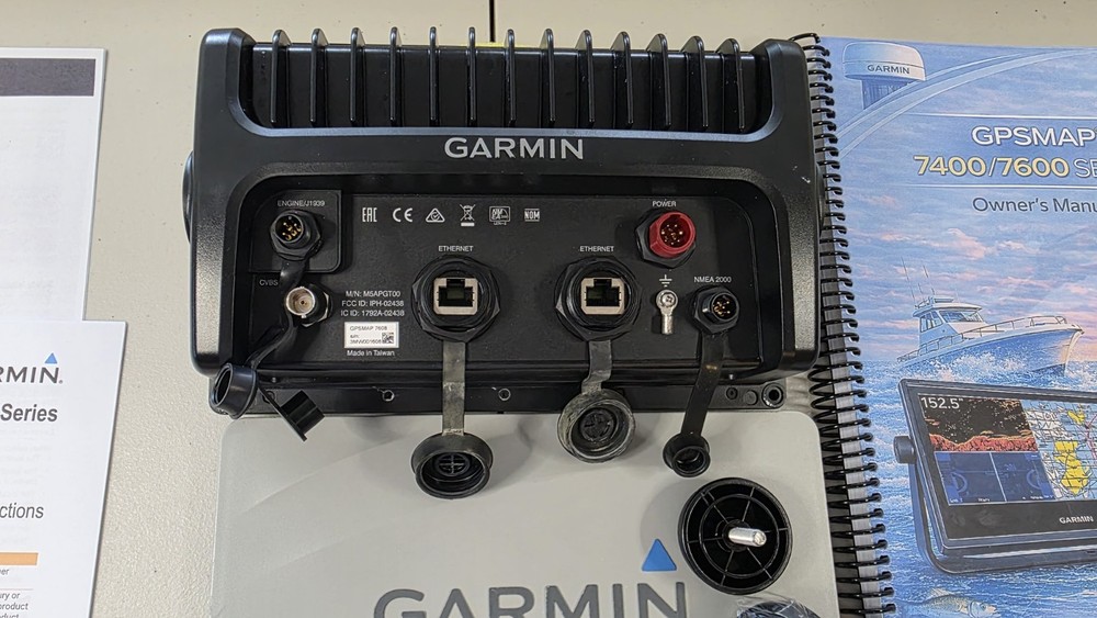 Garmin GPSMAP 7608 8" Marine GPS Chartplotter – Touchscreen – Complete Kit]