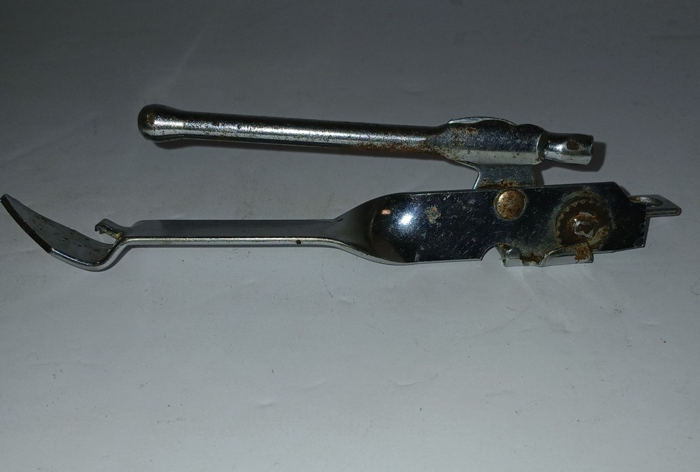 Vtg Can Openers (Manuel)