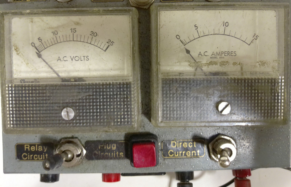 Vintage Unbranded AC/DC Voltmeter Made In Taiwan-Untested