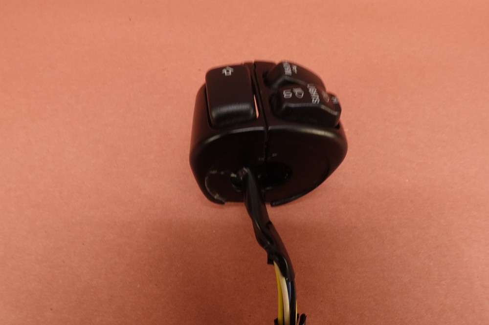 2000-2006 Harley Davidson FLHT Electra Glide LEFT HANDLEBAR SWITCH TURN SIGNAL