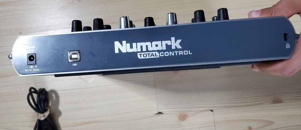 Numark Total Control DJ Double Mixing Deck with USB cable