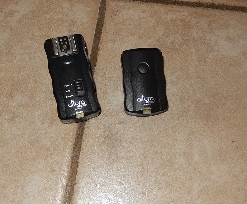 Free Ship Altura Photo Wireless External Flash Transmitter/Receiver Set