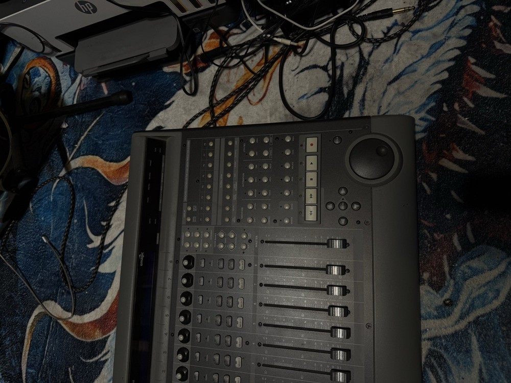 Mackie Control 8-Channel Master Control Mixer