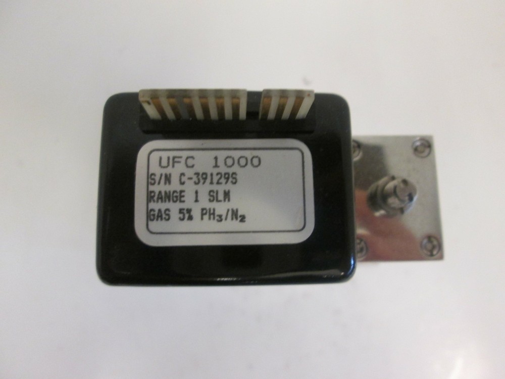 Unit UFC-1000, MFC, Mass Flow Controller, 5% PH3/N2, 1 SLM, Used