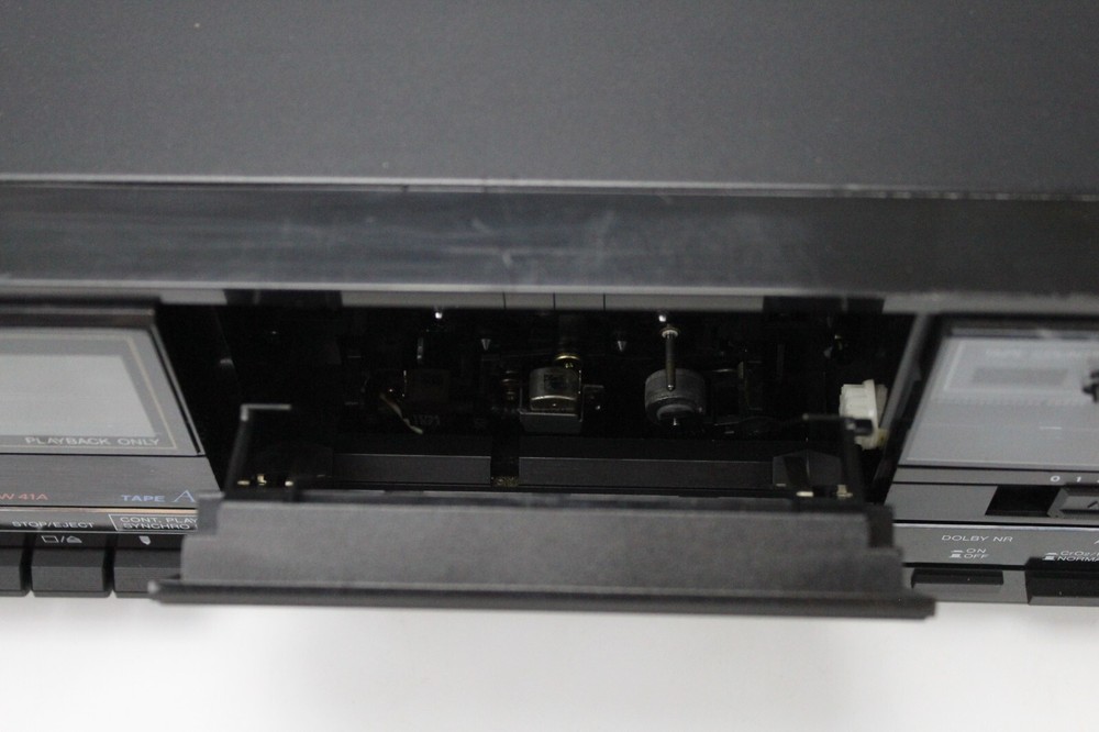 Sanyo Double Cassette Deck Playback and Record Model RD-W41A