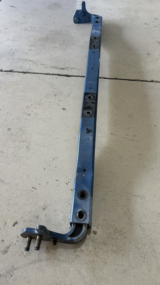 Peterbilt 579 Hood Hinge - Used