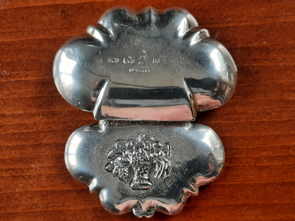 800 Silver Cast German Shell Shaped Trinket or Snuff Box