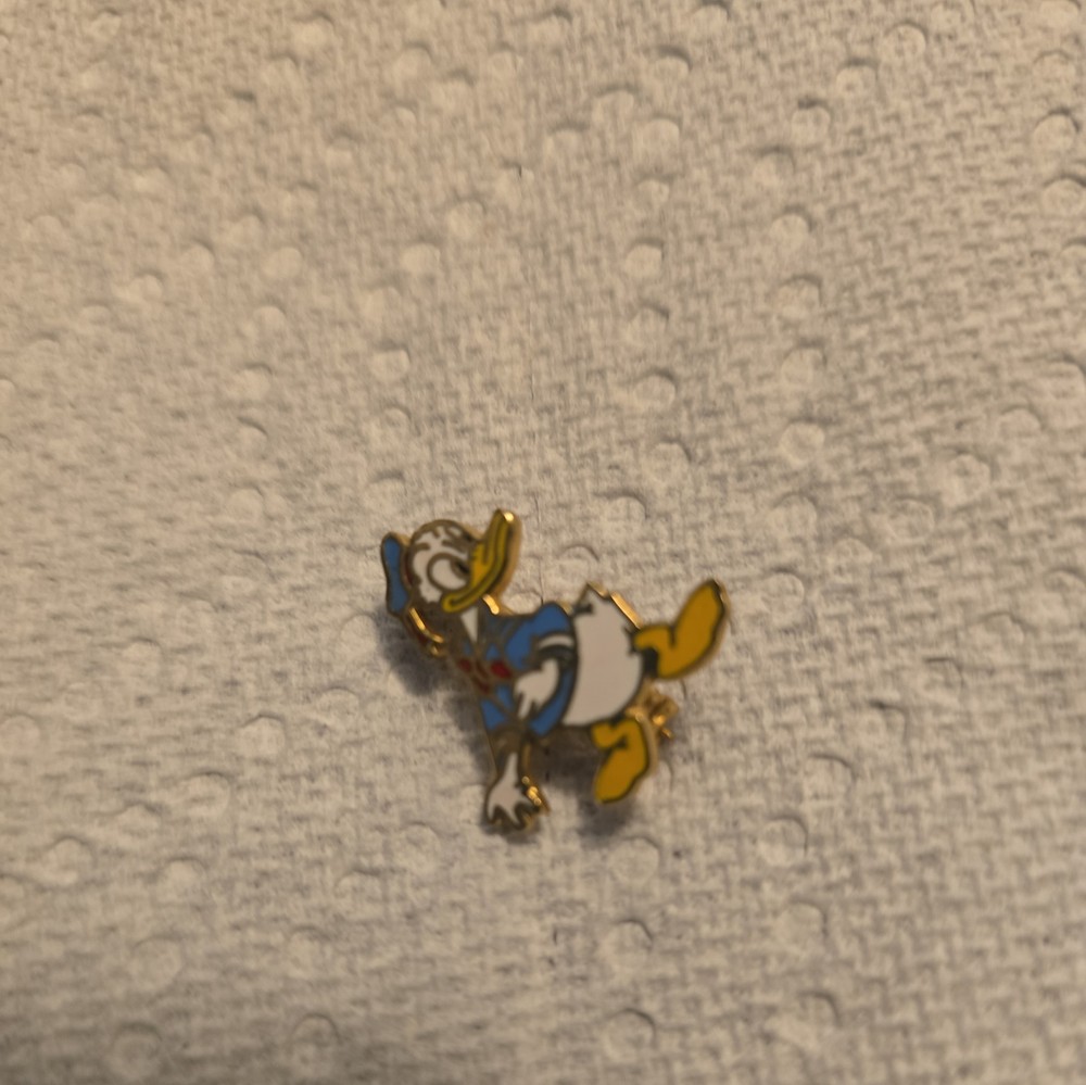 Donald Duck Disney Pin Nice Design