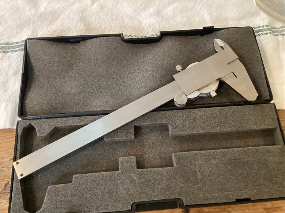 Aerospace Dial Caliper .001 8" w/ Case
