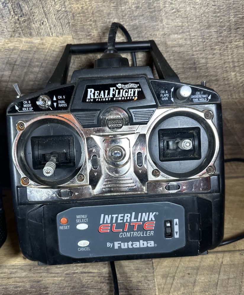 Airtronics Stylus PCM FM Transmitter & Real Flight R/C Flight Simulator