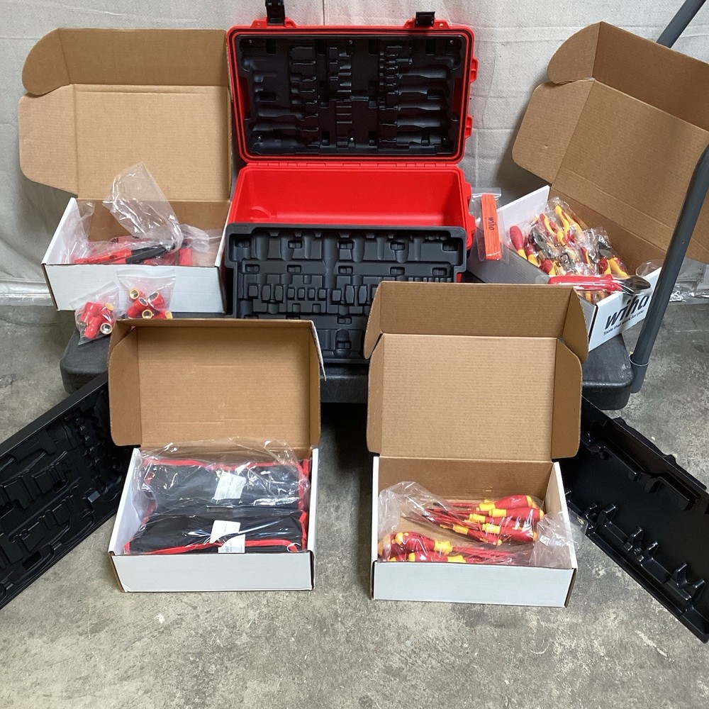WIHA 32801 Master Tool Set Insulated 111Pcs Rolling Tool Case