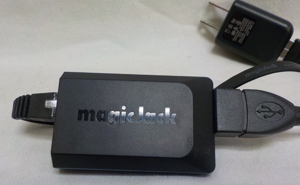 MAGIC JACK  K1103 VOIP - Stick & Cables