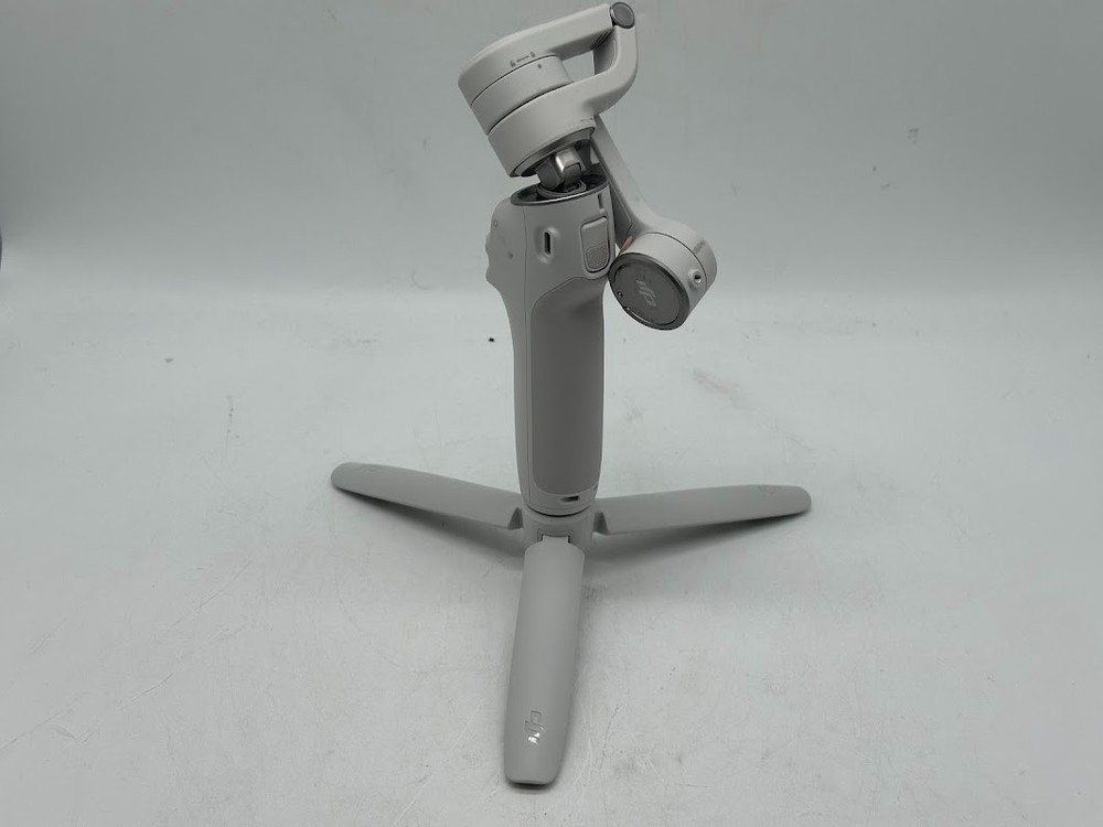 DJI Osmo Mobile 6 Gimbal Stabilizer - Platinum Gray