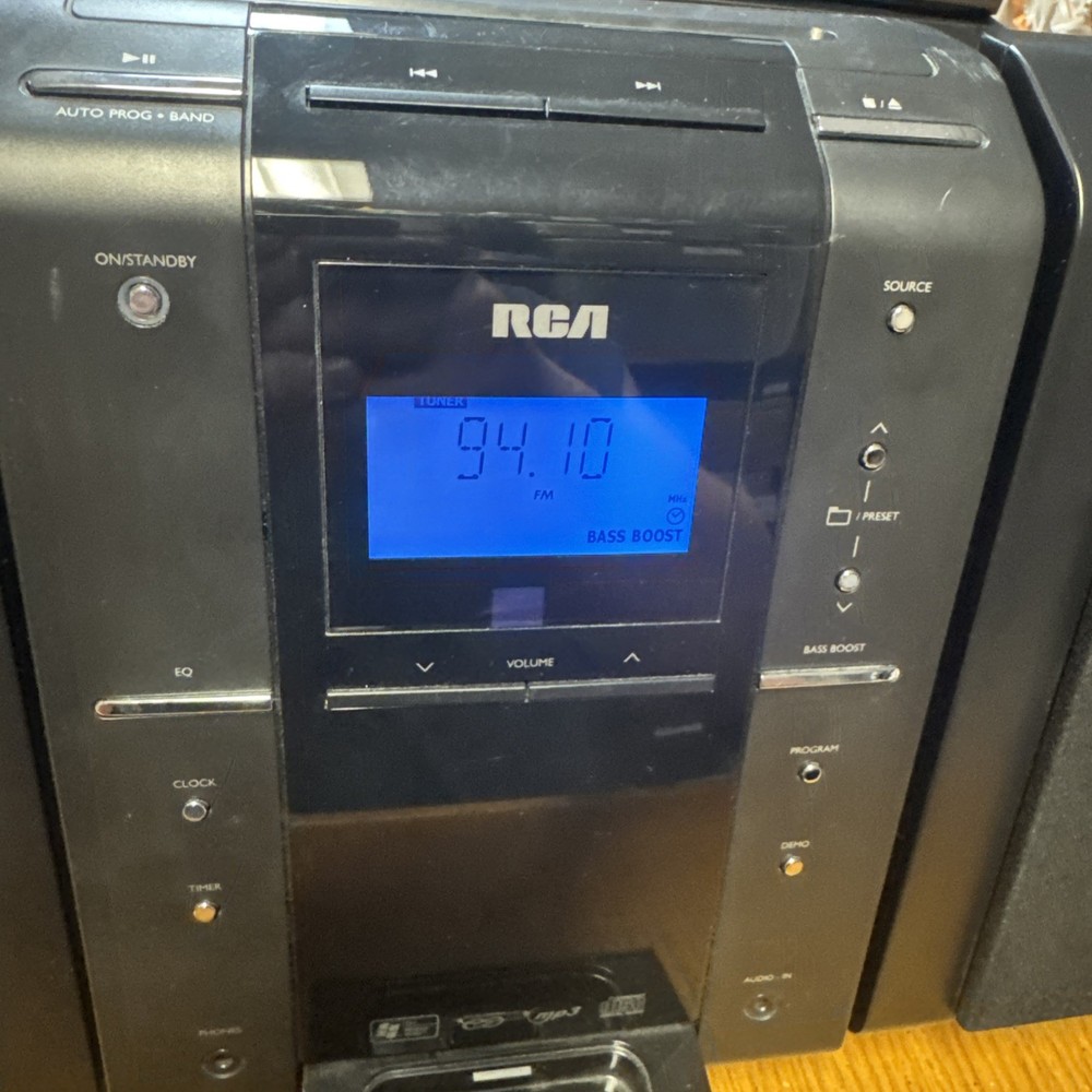 RCA CD Micro System Dock for iPhone/iPod Black (RS2181i) Auxiliary In Works Read