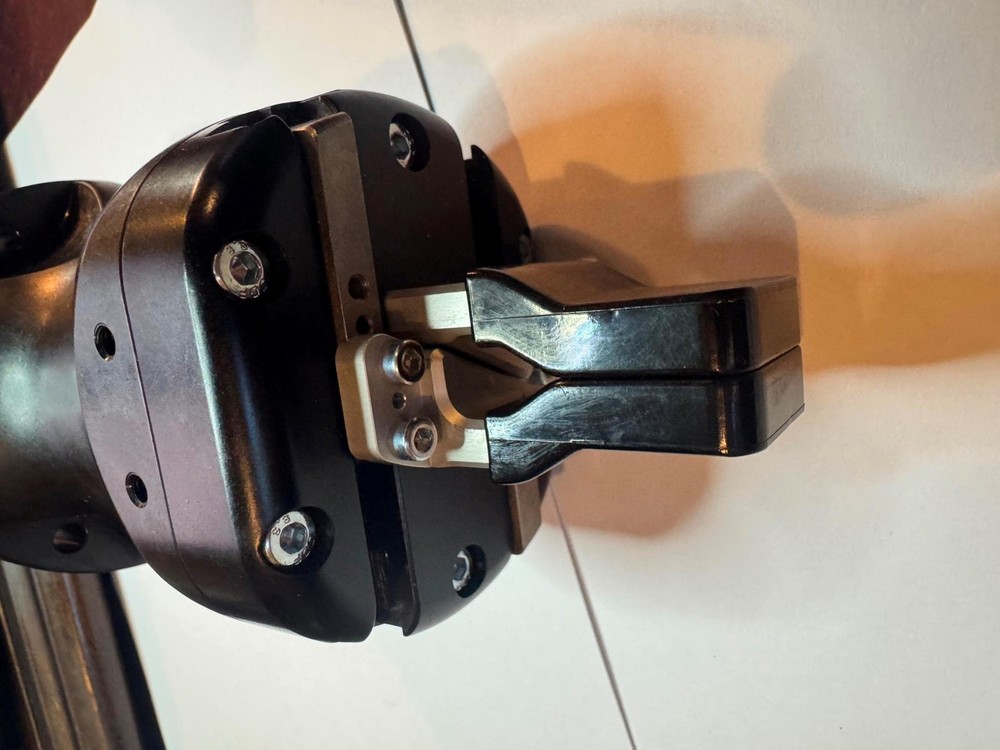 Robotiq Hand-E 2025 Smart Robot Gripper
