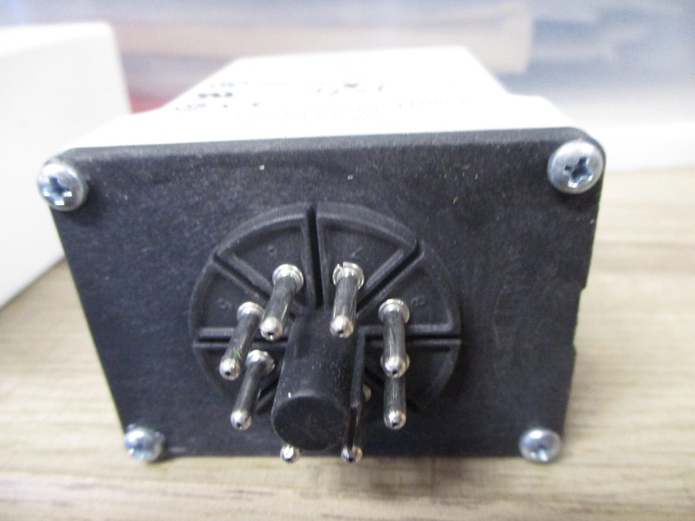 MACROMATIC TR 51668 E 438 Single Function Time Delay Relay