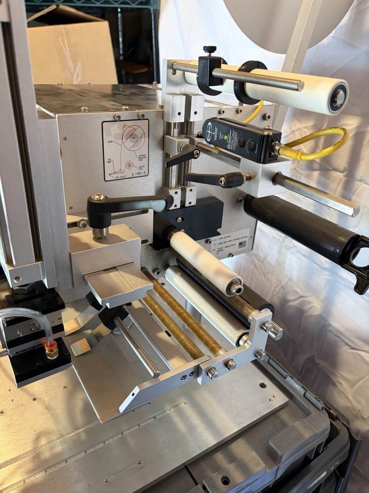 l-60 Left hand Labeler Universal labeling systems