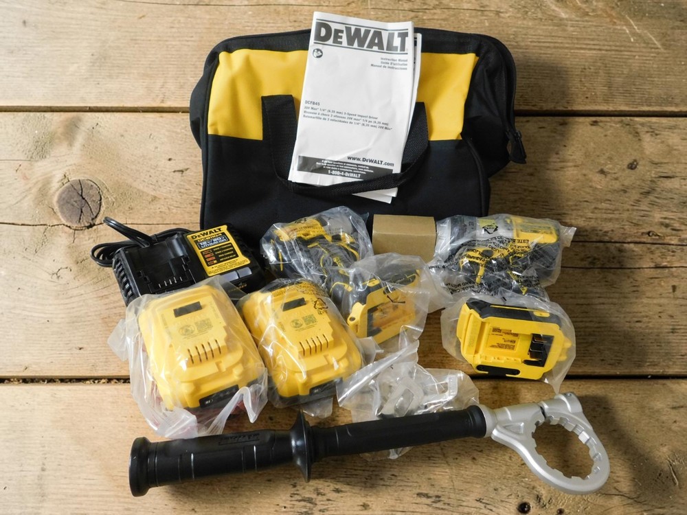 DEWALT 20V XR (2) TOOL COMBO KIT DCK2101QQ2