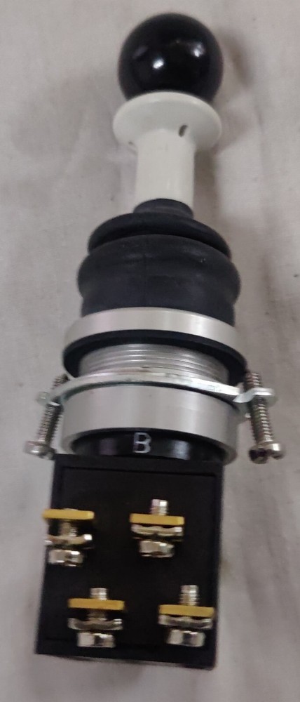 WKTSC521.1 Spring-return joystick switche