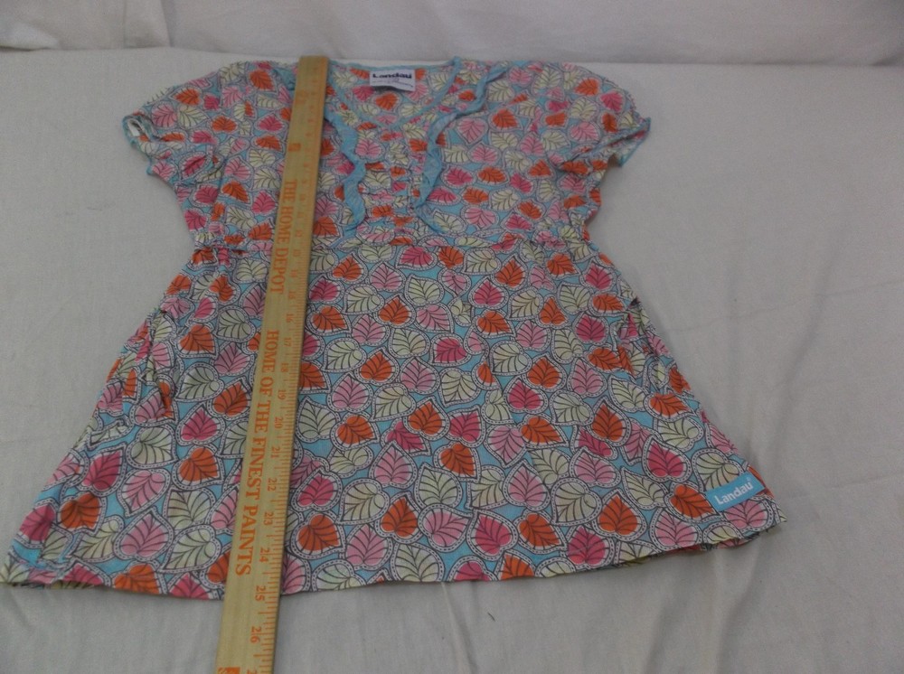 Landau Leaf Pattern Scrub Top 6692