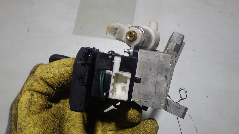 10 CHEVROLET IMPALA Ignition W/Key