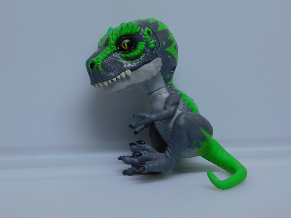 WowWee Fingerlings Untamed T-Rex “Tracker” 2017 Interactive Dinosaur – Works