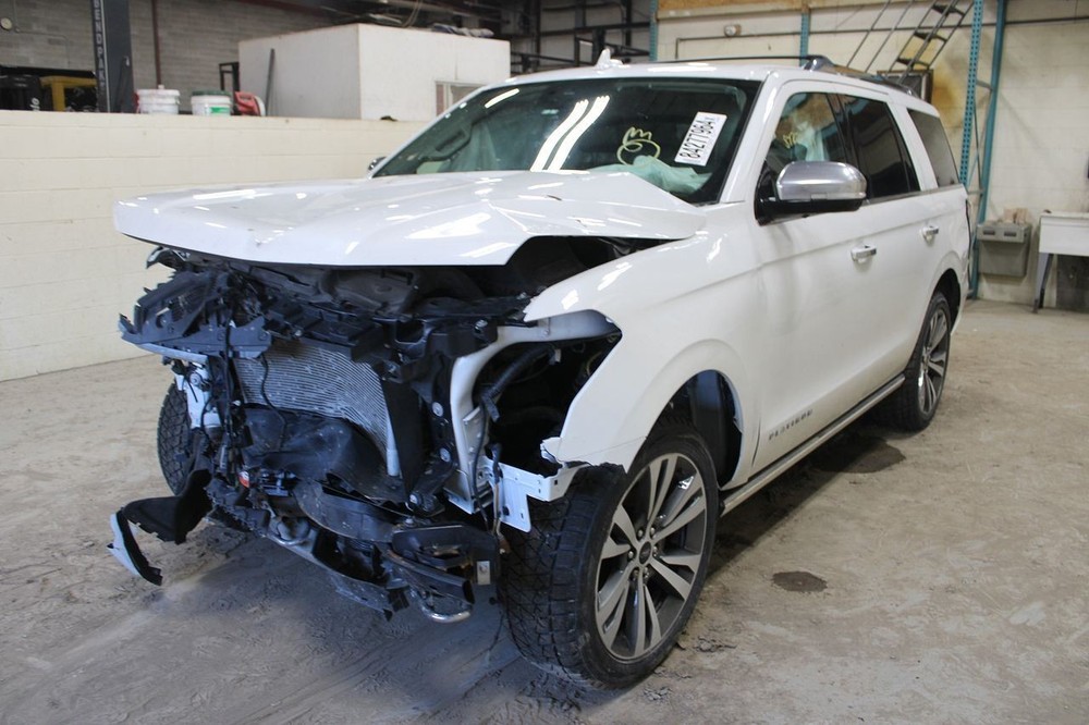 Camera/Projector Camera Windshield Mounted Fits 21 EXPEDITION 3013141