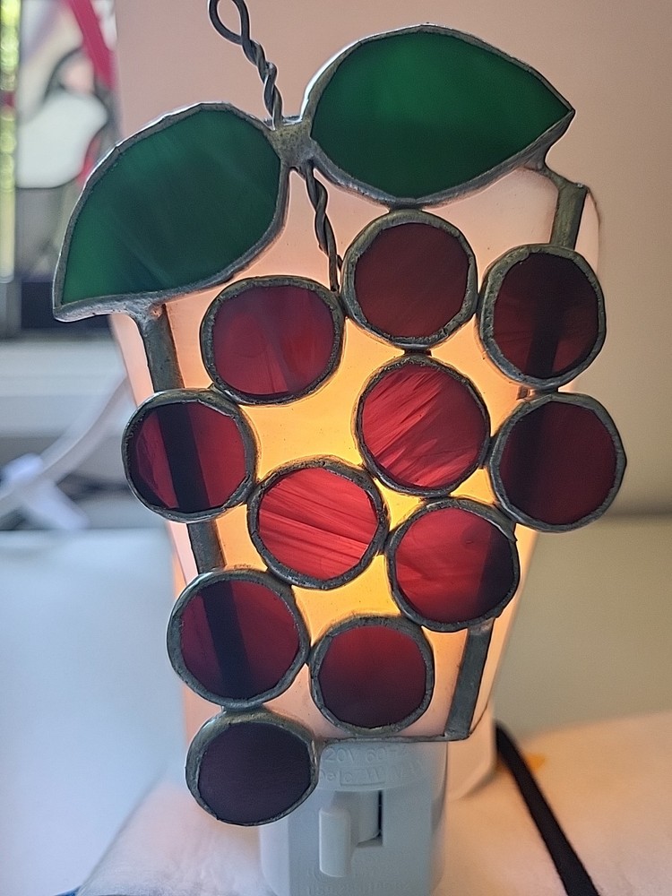 Decorative Stained Glass Grape Vines Nite Light