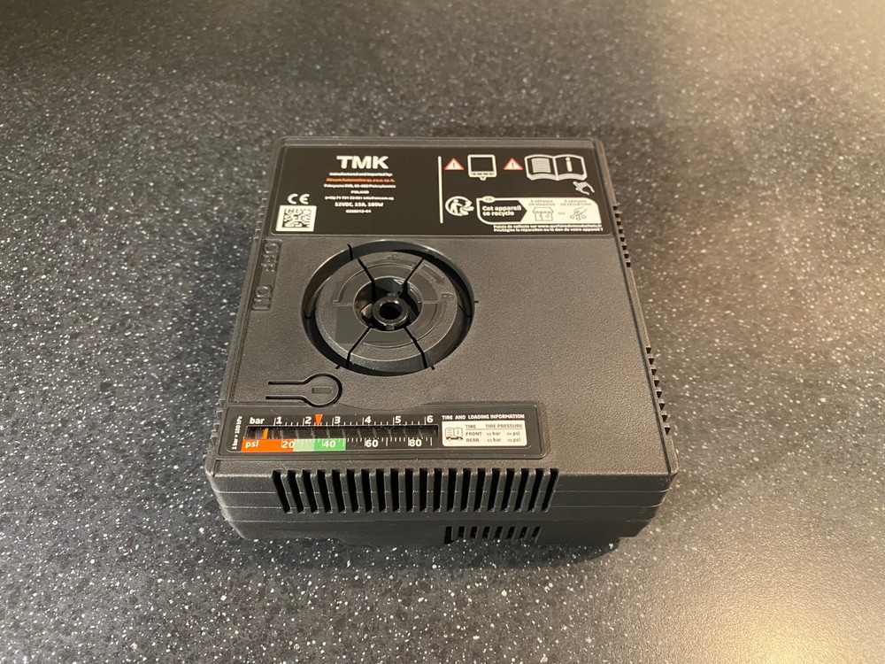 BMW TMK CAR TYRE PUMP INFLATOR AIR COMPRESSOR 6898012 #2