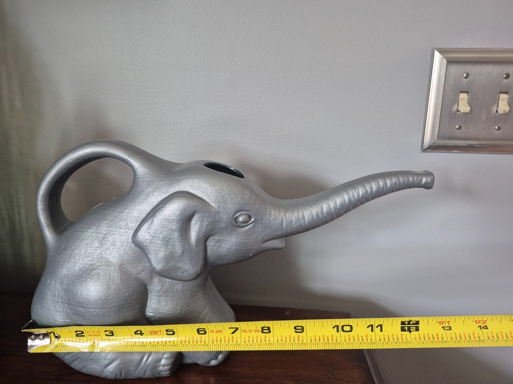 Vintage 1996 2 Qt elephant watering can