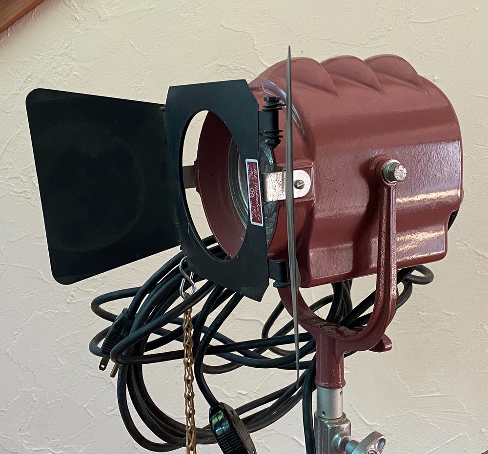 Mole Richardson Type 2351 200w Midget Solar Spot with barn doors          (RG11)
