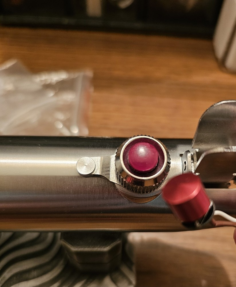 Skywalker Lightsaber Empty With Chassis