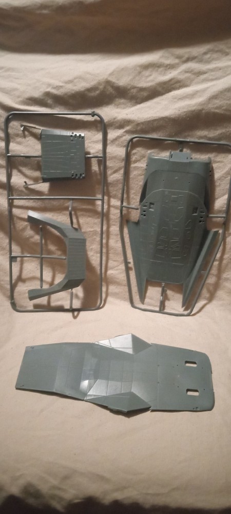 mobius 1/72 scale interstellar ranger #960 plastic model kit.