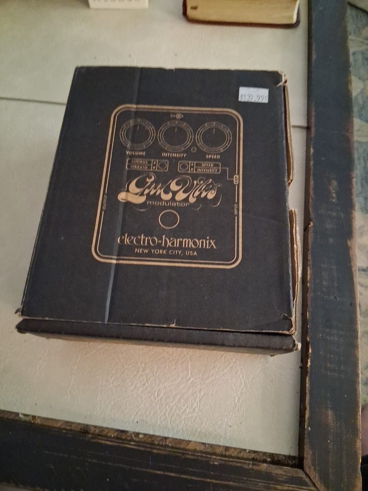 Electro-Harmonixs Good Vibes Modulator Box & Candy Only