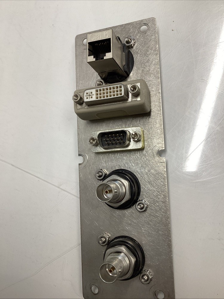 Switchcraft I/O Connector Interface Plate M-752