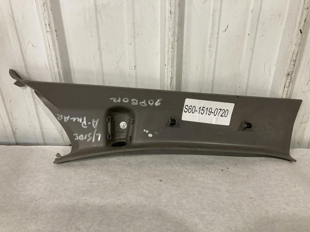 Peterbilt 579 PLASTIC Left/Driver A PILLER Trim/Panel | P/N S6015190000