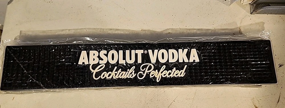 ABSOLUT VODKA BAR RAIL MAT BARWARE NEW IN PACKAGE