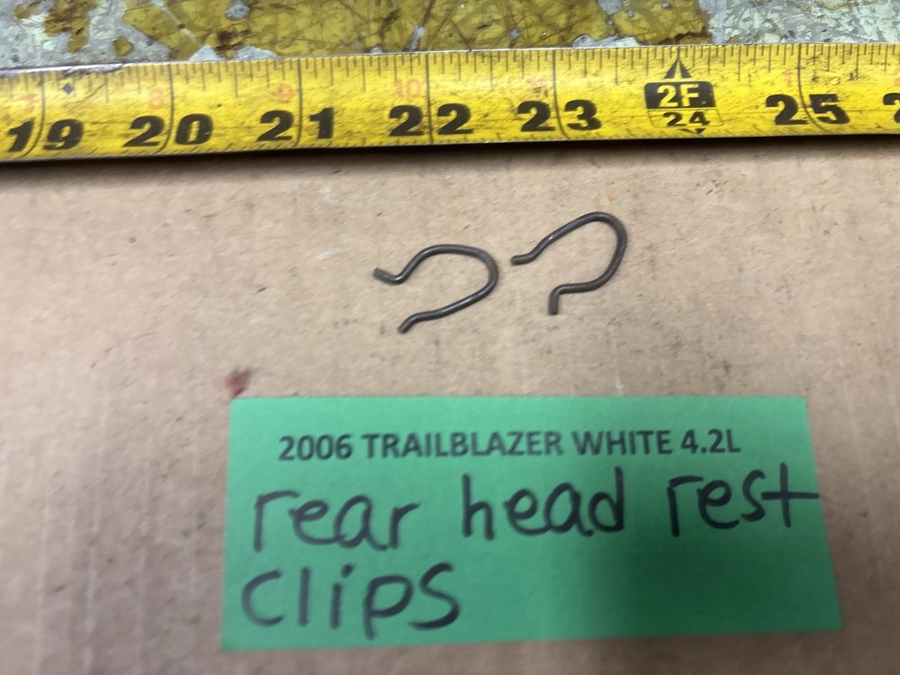 02-09 Trailblazer Rear Seat Fold Down HeadRest Clips