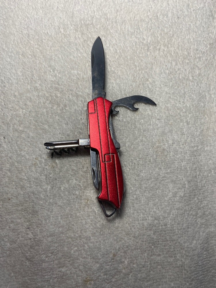 Assortment Of 4, 6 In 1 Multi Tools