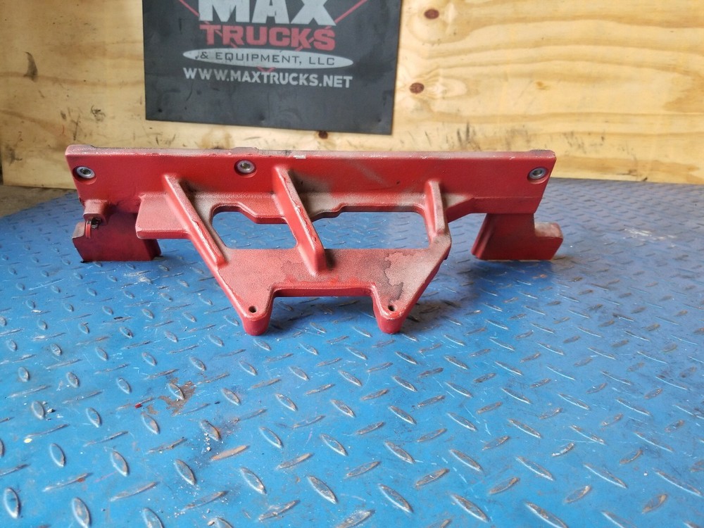 2011 CUMMINS ISX 11.9 425 ENGINE CRANK CASE BREATHER SUPPORT NUM PART 2870056