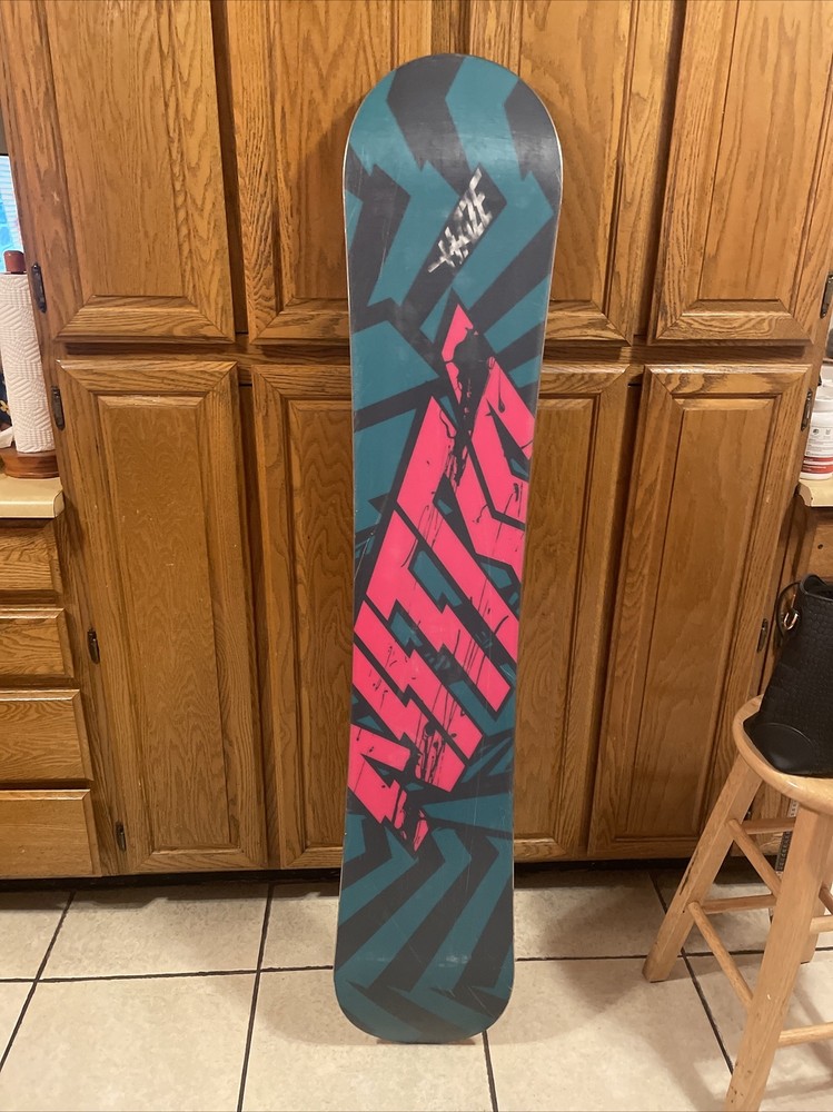 NITRO Haze 156 Reference Stance 23.6” Snow Board , Used Good Condition